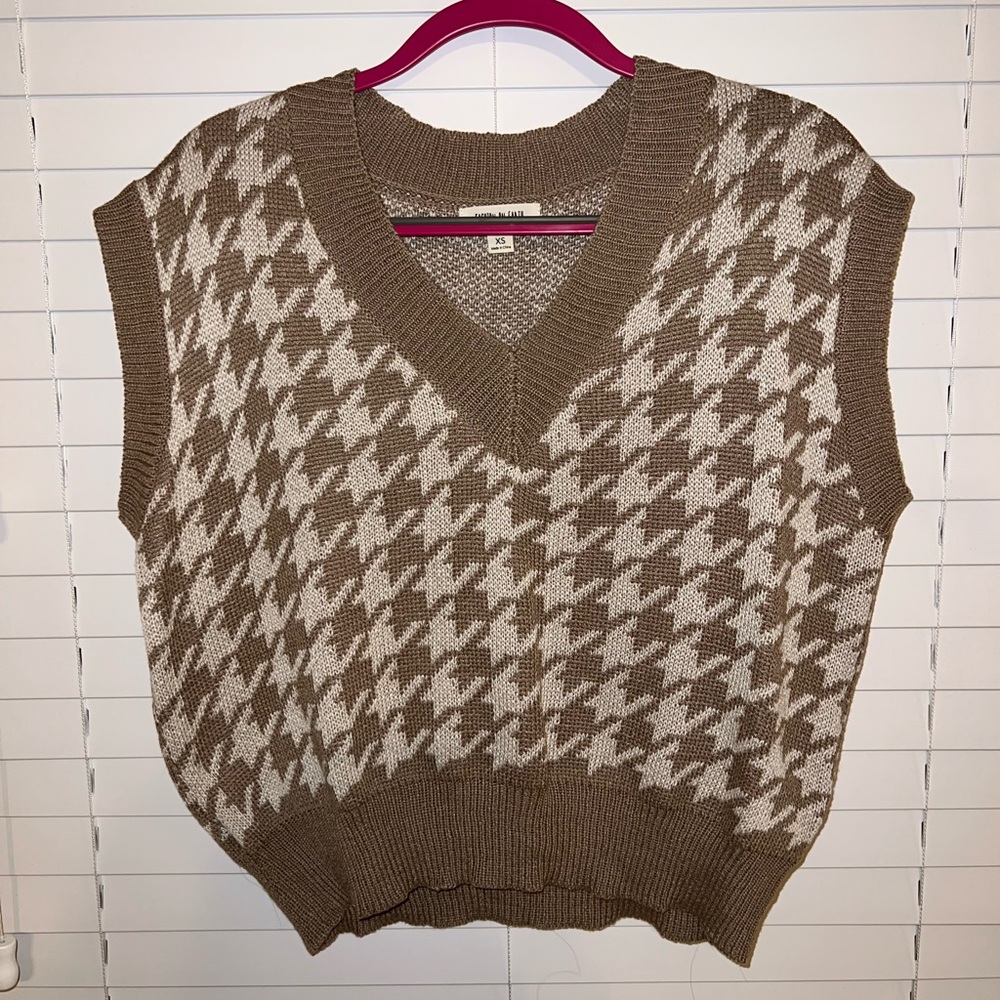 Houndstooth sweater vest